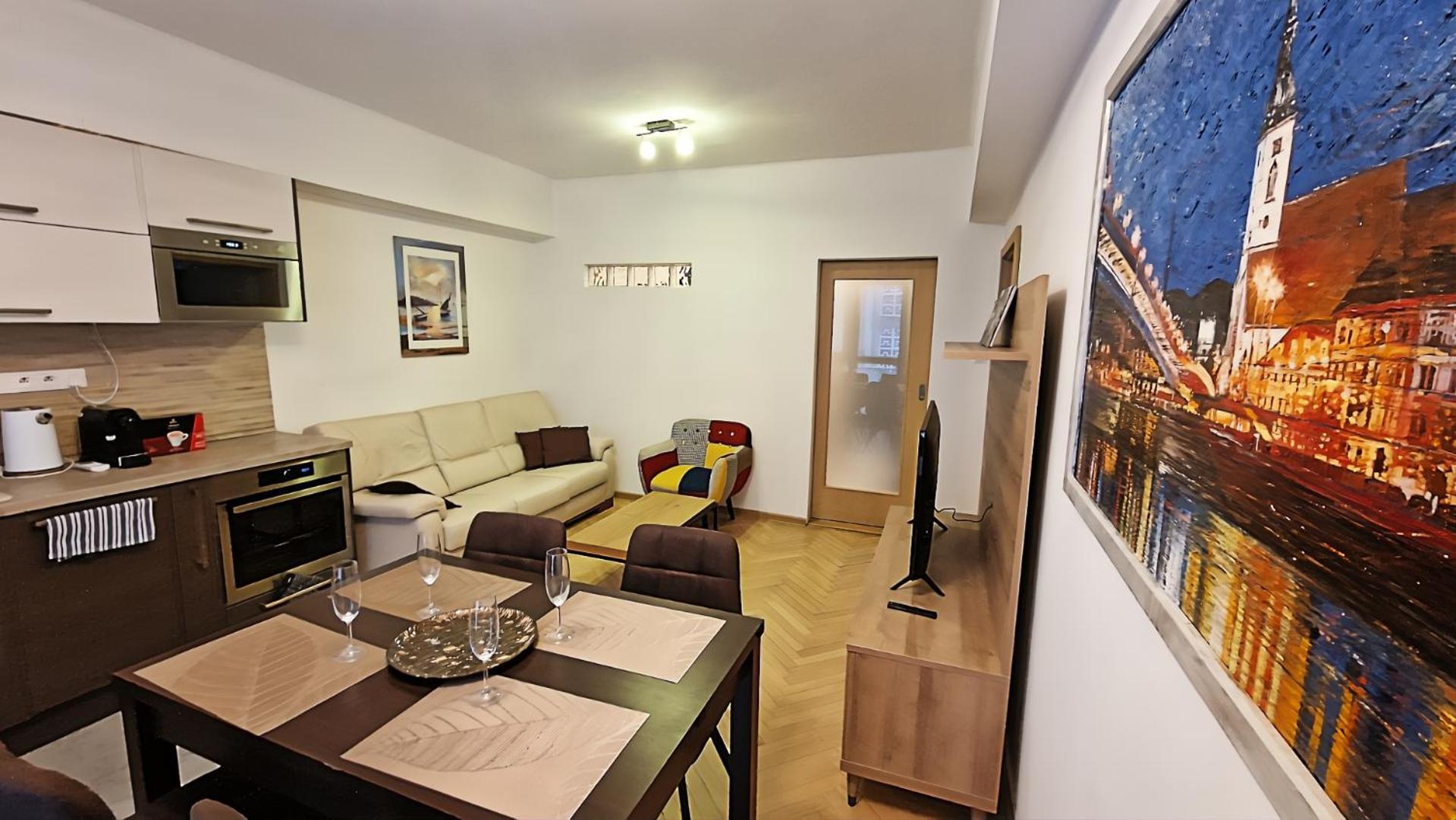 3 Room City Center Apartment By Bratislavatrip Екстер'єр фото